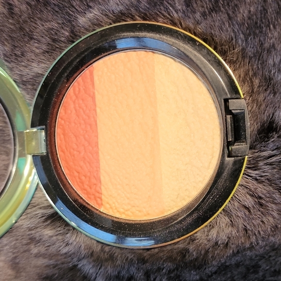 MAC High-light powder - Picture 2 of 3